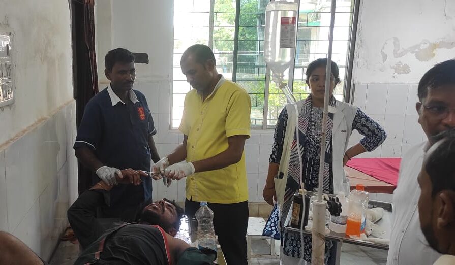 Sahibganj: Bloody clash over land dispute; elderly man beaten to death while trying to intervene; mother and son critically injured.