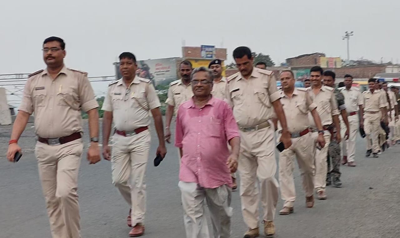 Sahibganj: Administration on alert for Muharram; flag march conducted in Taljhari.